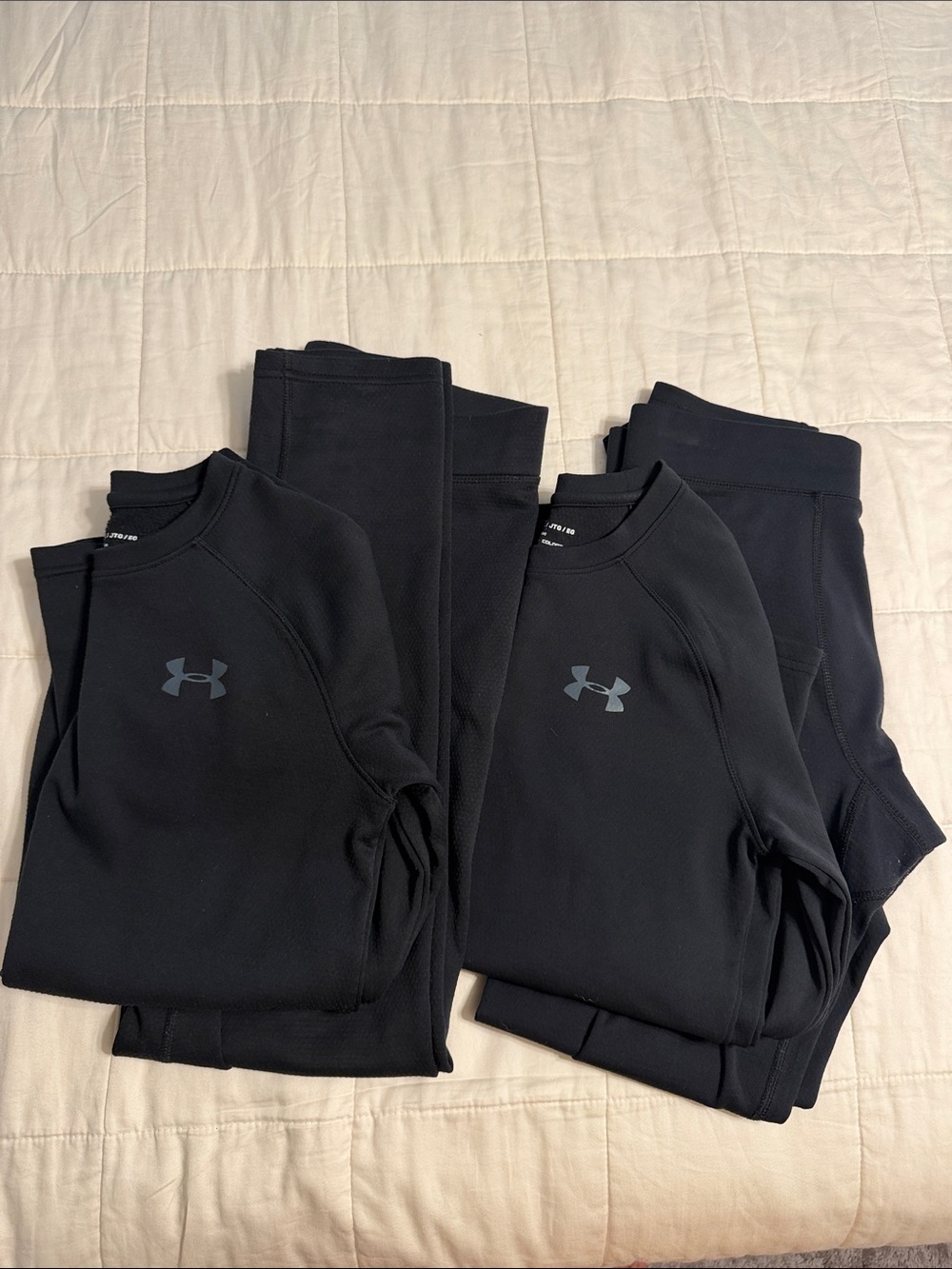 Under Armour youth Black Coldgear  base layer - 2 sets size YXL